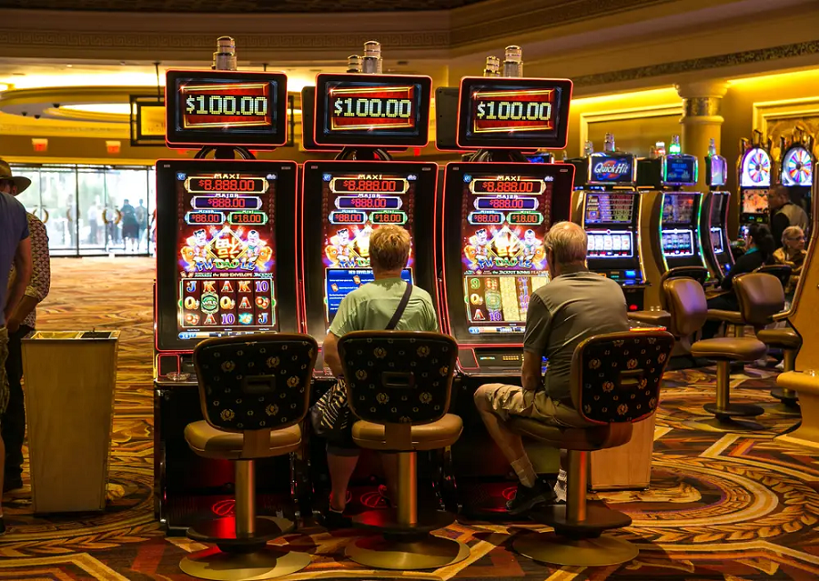 Stunts Casinos Use to Keep You In