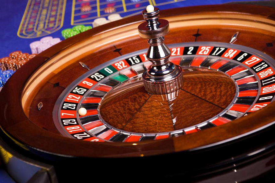 Finding the Strategy of Beating the Roulette Systems