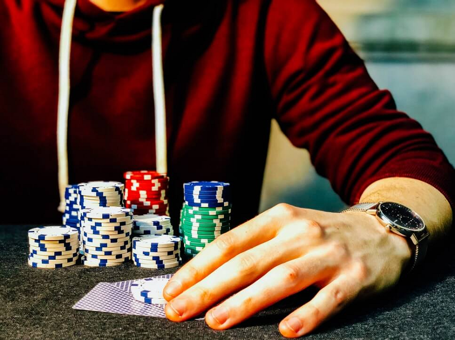 Win Big Research Strategies of Rush Poker Bluffing